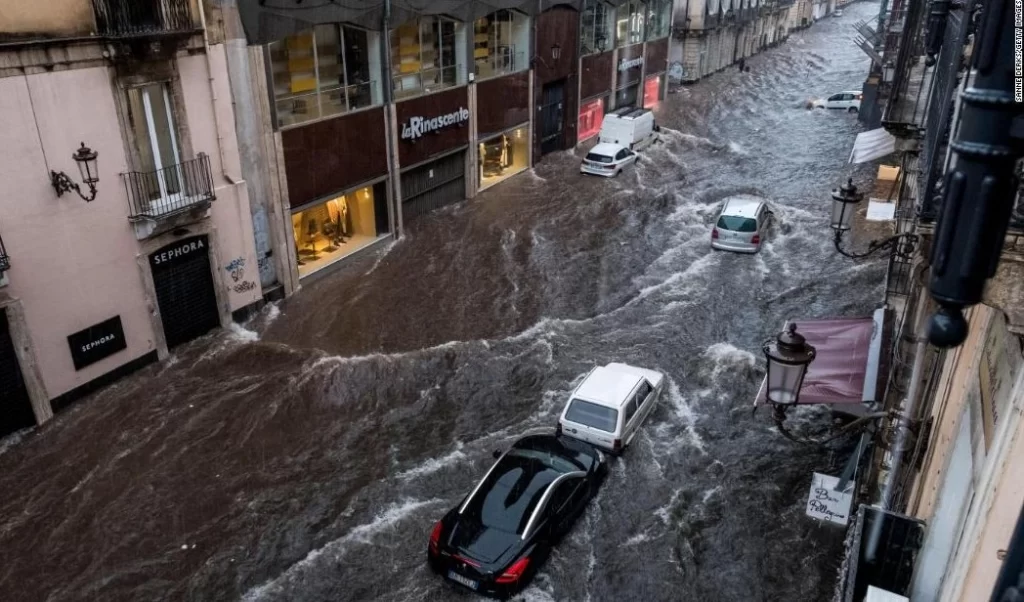 فيضانات ايطاليا