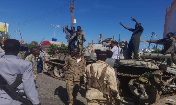السودان/ استسلام عناصر من الدعم السريع للجيش (فيديو)