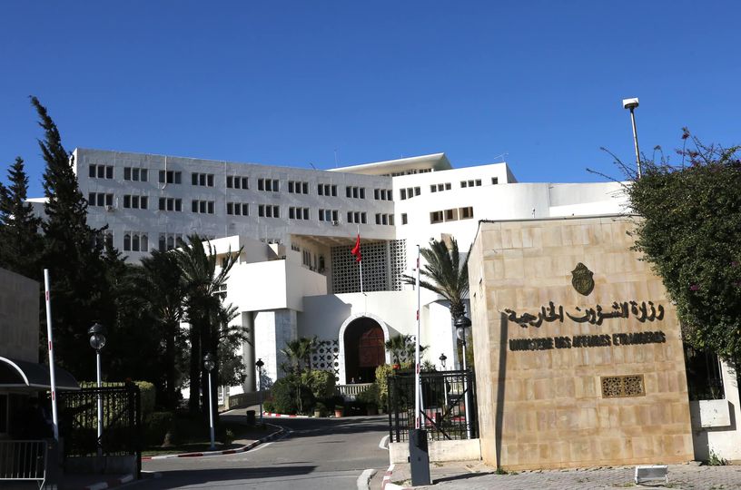 وزارة الخارجية تصدر بلاغا يهم التونسيين بالخارج