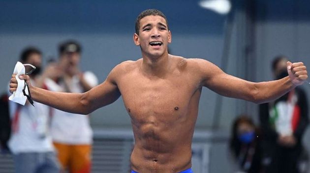 أحمد الحفناوي بطل العالم لـ1500 متر سباحة حرة