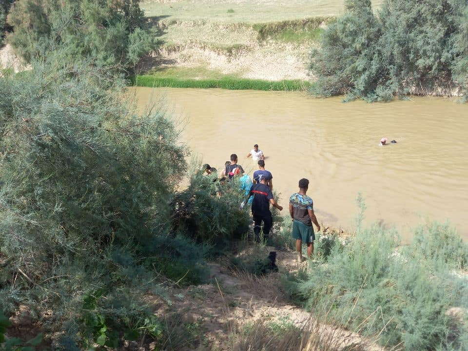 صور/ العثور على جثة امرأة بوادي مجردة ببوسالم