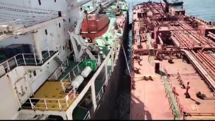 وزارة النقل: جنوح سفينة محمّلة بالـ’المازوط’ بميناء الصخيرة