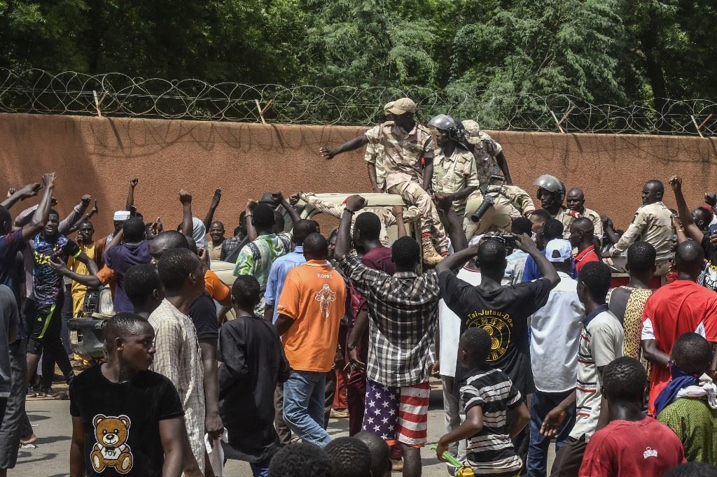فرنسا تندّد بأعمال عنف أمام سفارتها في النيجر