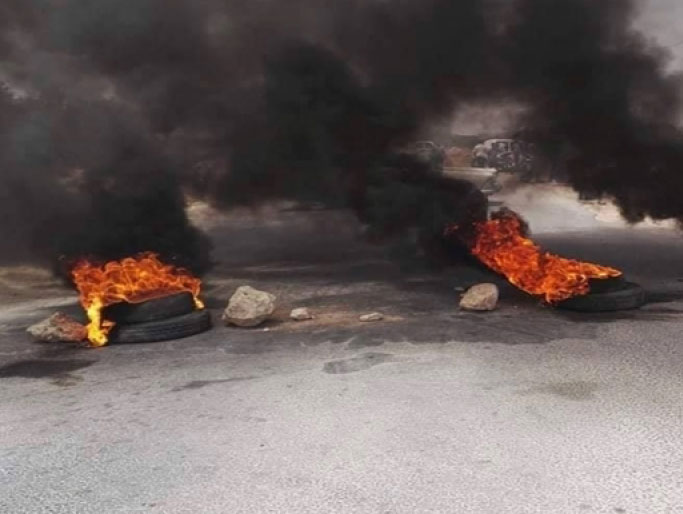 قطع الطريق الرابطة بين صفاقس والمهدية احتجاجا على مقتل العمري