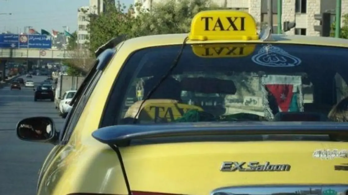 القصرين/ القبض على سائق تاكسي يهرّب المهاجرين