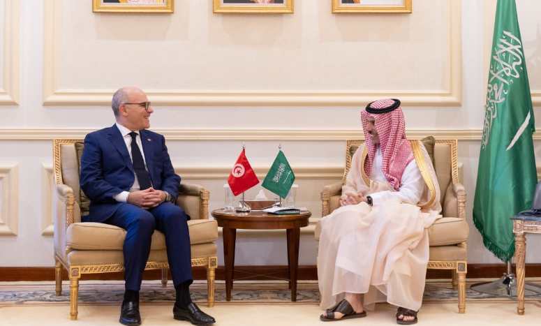 وزير الخارجية يلتقي نظيره السعودي في جدّة