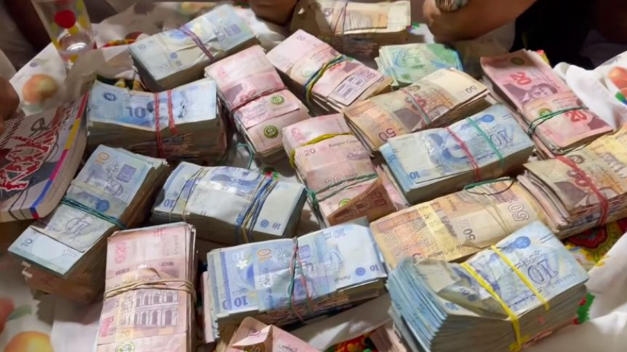 أموال تونسية