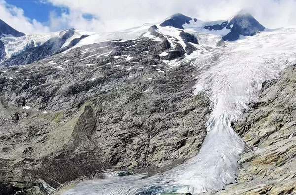 جبال الألب/ العثور على رفات رجل توفي قبل 22 عاما