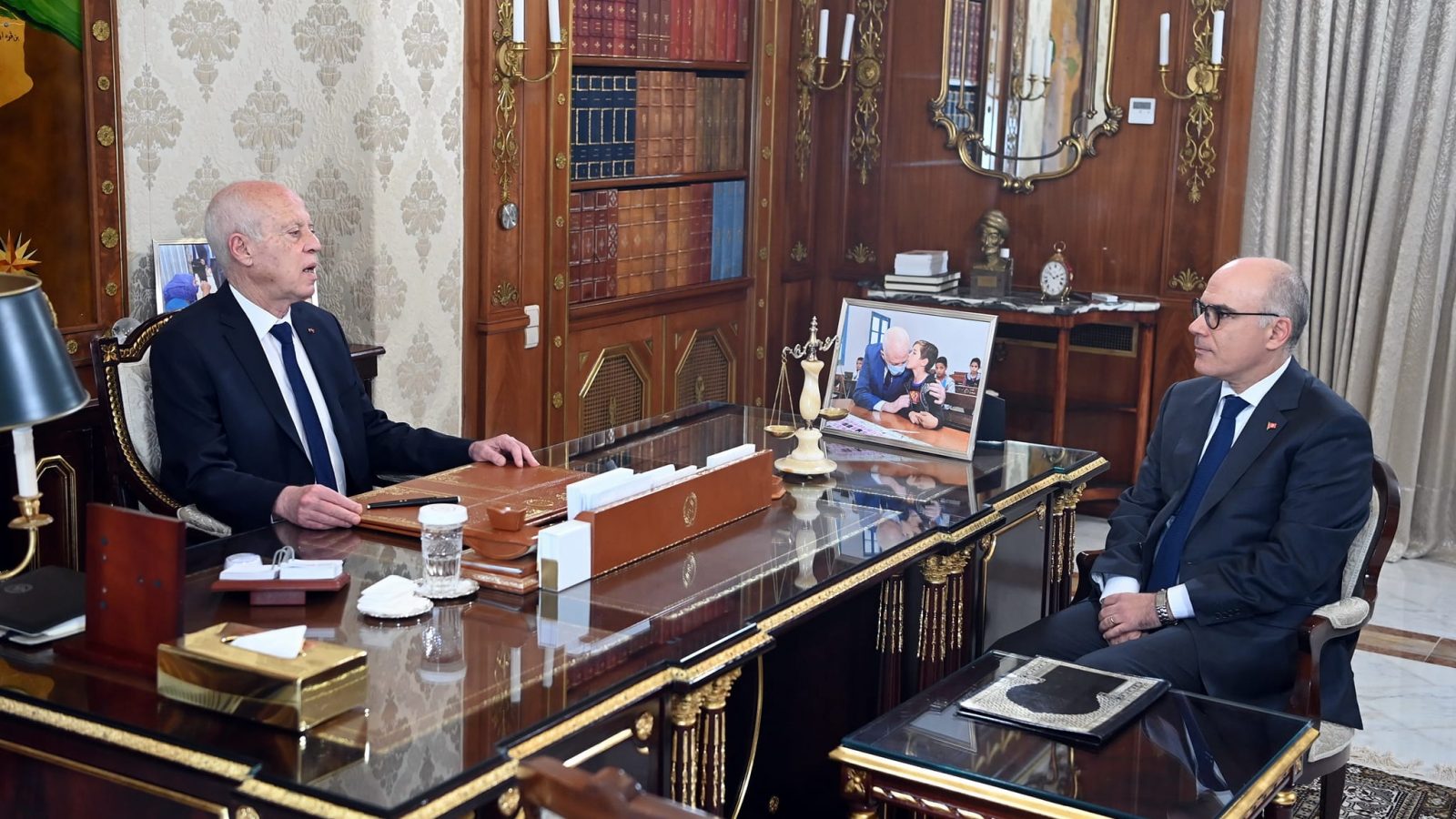 إجتماع بريكس وزيارة الجزائر محاور لقاء سعيّد بوزير الخارجية