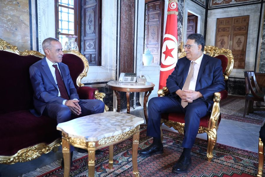 رئيس البرلمان يتلقّى دعوة من نظيره الجزائري