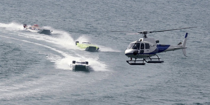 الإمارات/ سقوط هليكوبتر في البحر وفقدان طاقمها