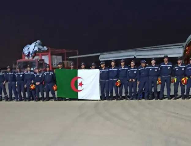 فريق من الحماية المدنية الجزائرية يتجه نحو المغرب