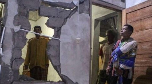بعد المغرب/ زلزال بقوة 6 درجات يهز إندونيسيا