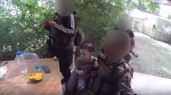 شاهد كيف تعامل مقاتلو القسام مع أطفال إسرائيليين خلال المعارك
