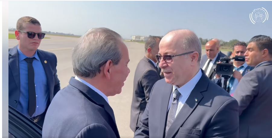 الوزير الأوّل الجزائري يستقبل الحشاني والوفد المرافق له (فيديو)
