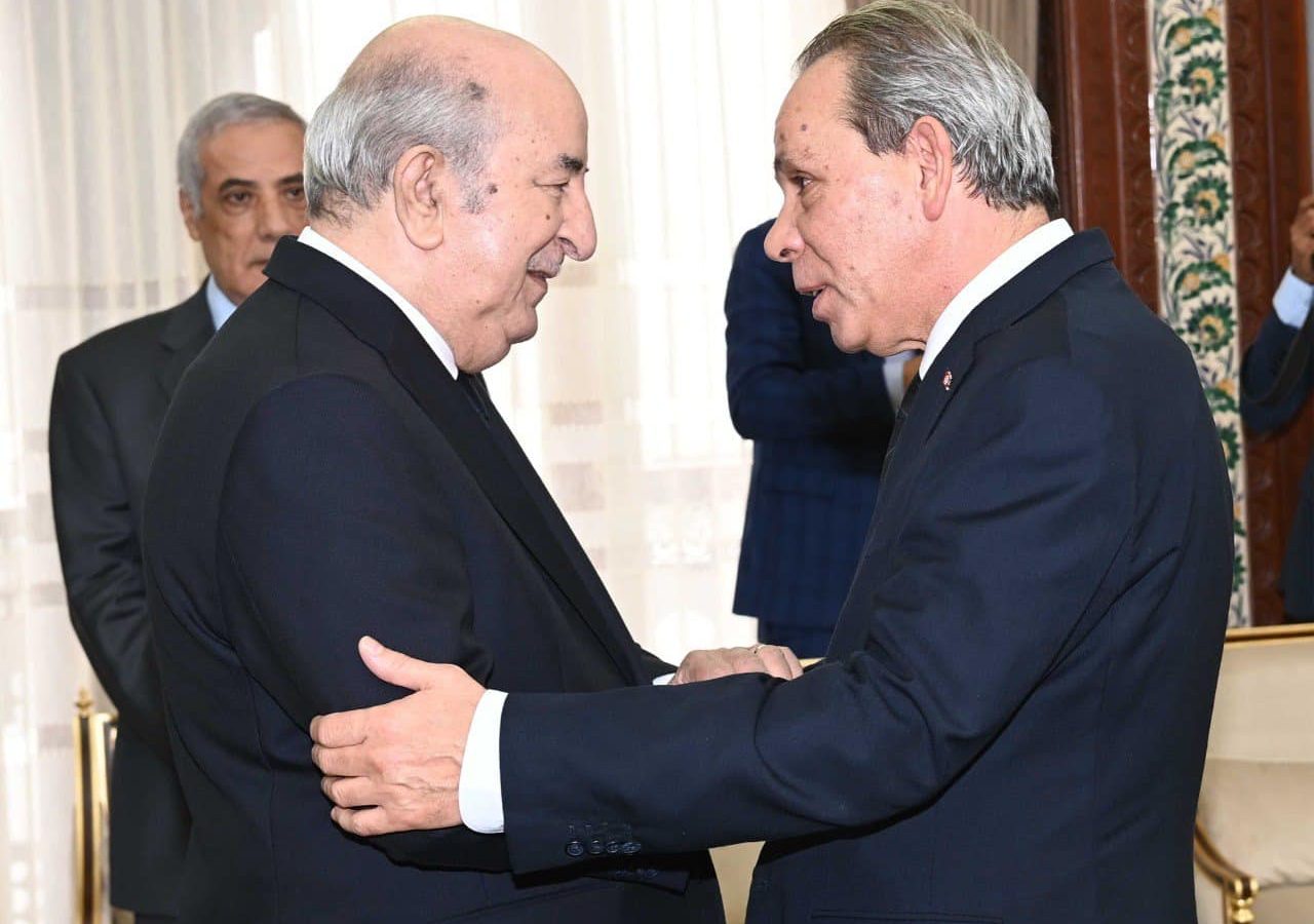 بالصور/ الرئيس الجزائري يستقبل الحشاني