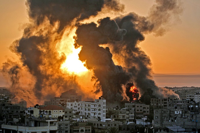 هجوم صاروخي لحماس/ نتنياهو واعضاء حكومته يهرعون الى الملاجئ