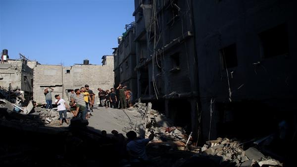 مصادر طبية فلسطينية: جيش الاحتلال يرتكب مجازر كبيرة في دير البلح ورفح