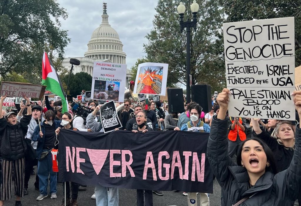متظاهرون يهود