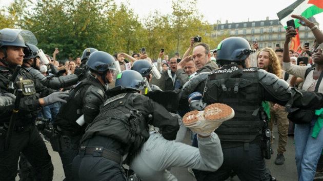 الشرطة الفرنسية تقمع مسيرة مناصرة للفلسطينيين