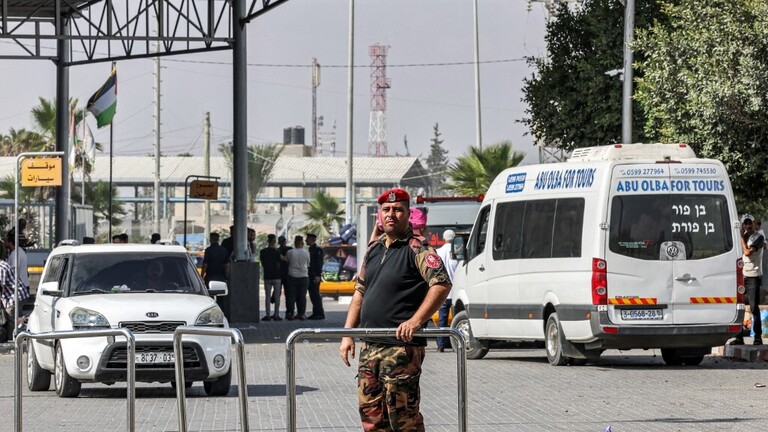 الداخلية الفلسطينية: الطيران الإسرائيلي يقصف معبر رفح على الحدود مع مصر