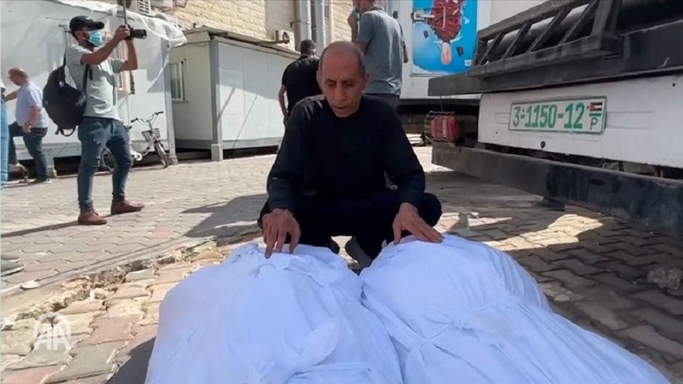 بعد 23 عاما.. والد محمد الدرة يودع أشقاءه الذين استشهدوا في القصف الإسرائيلي