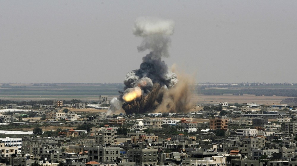 طائرات الاحتلال تقصف مسجدا بغزة