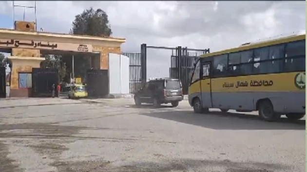 معبر رفح/ نقل أطفال خدج للعلاج في مصر (فيديو)