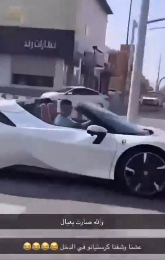 دون حراسة.. شاهد رونالدو يتجول بسيارته الفارهة في الرياض