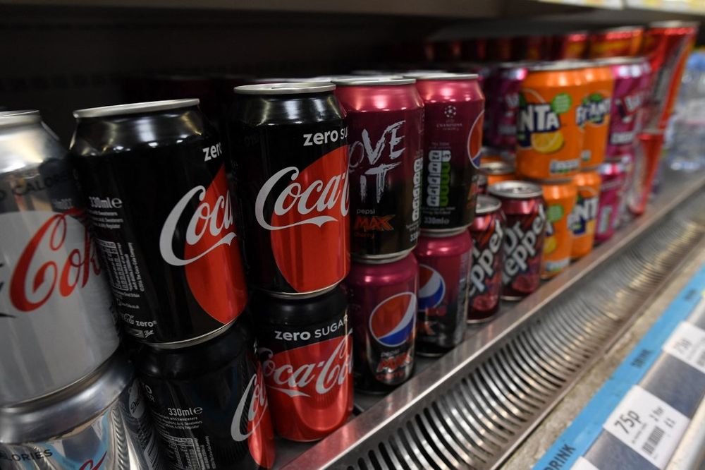 كوكا كولا تسحب آلاف المنتجات من الأسواق لهذا السبب
