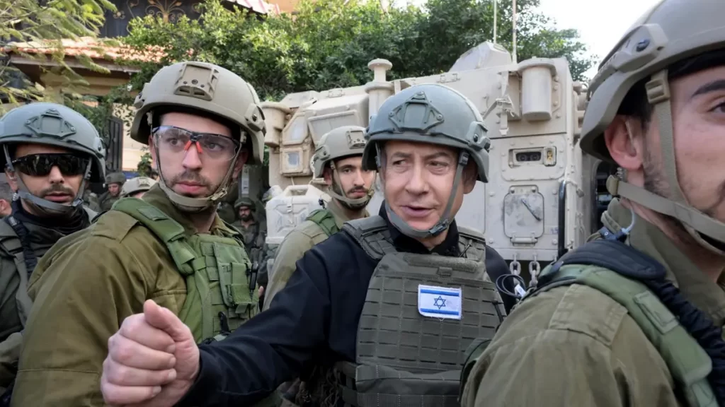 له صورة مع نتيناهو.. إسرائيلي ينتحل صفة جندي ليسرق الذخيرة