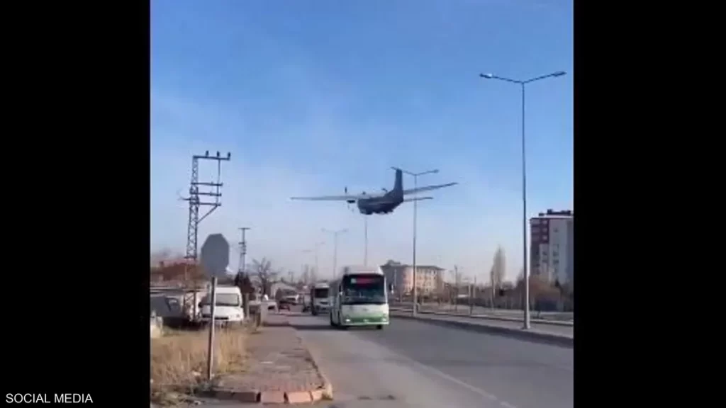 . خلل فني يجبر طائرة عسكرية عملاقة على الهبوط في تركيا