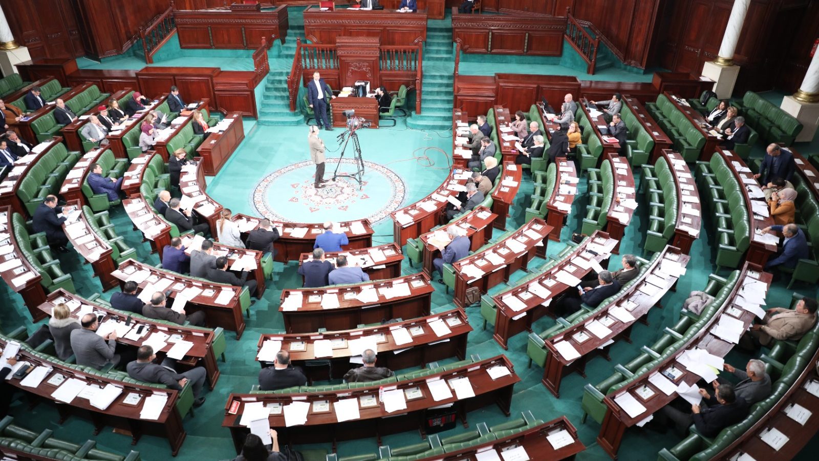 عريضة في البرلمان لمساءلة الحكومة (تصريح لـ”تونس الان”)
