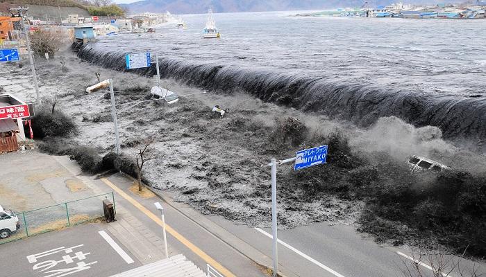زلزال قوي يضرب اليابان وتحذيرات من موجات تسونامي