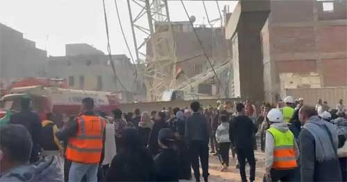 مصر/ قتلى وجرحى في انهيار جزئي لجسر (صور)