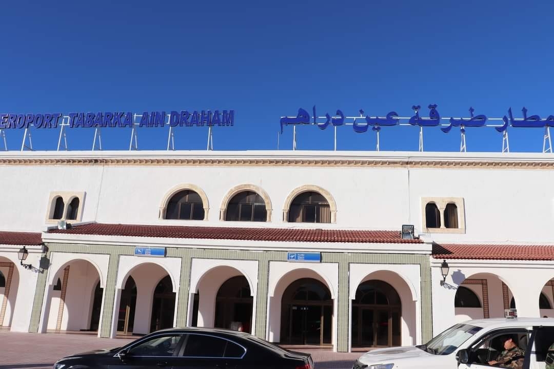 جلسة عمل لإعادة تنشيط مطار طبرقة عين دراهم الدوليّ