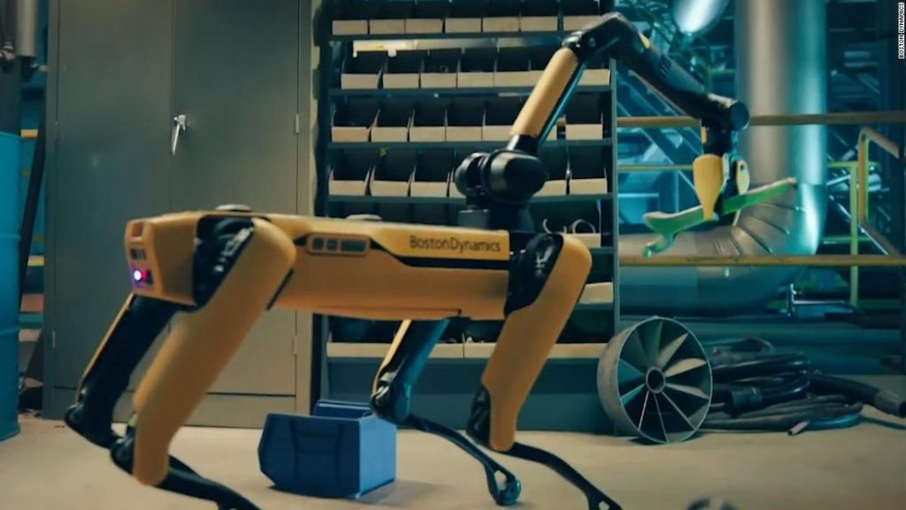 سبوت روبوت هيونداي المذهل من بوسطن ديناميكس يحط في تونس
