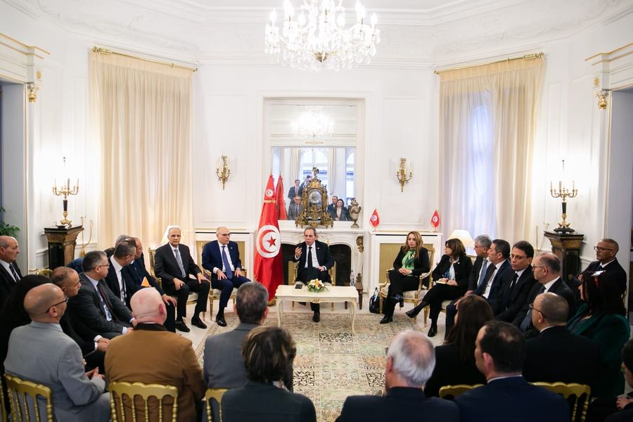 رئيس الحكومة يلتقي رؤساء البعثات القنصلية وممثلي الهياكل التونسية بفرنسا