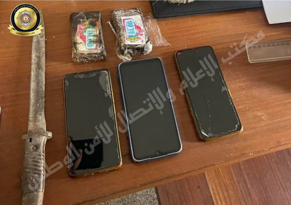 محطة حافلات باب عليوة القبض على شقيقين بحوزتهما آلة حادة وزطلة !