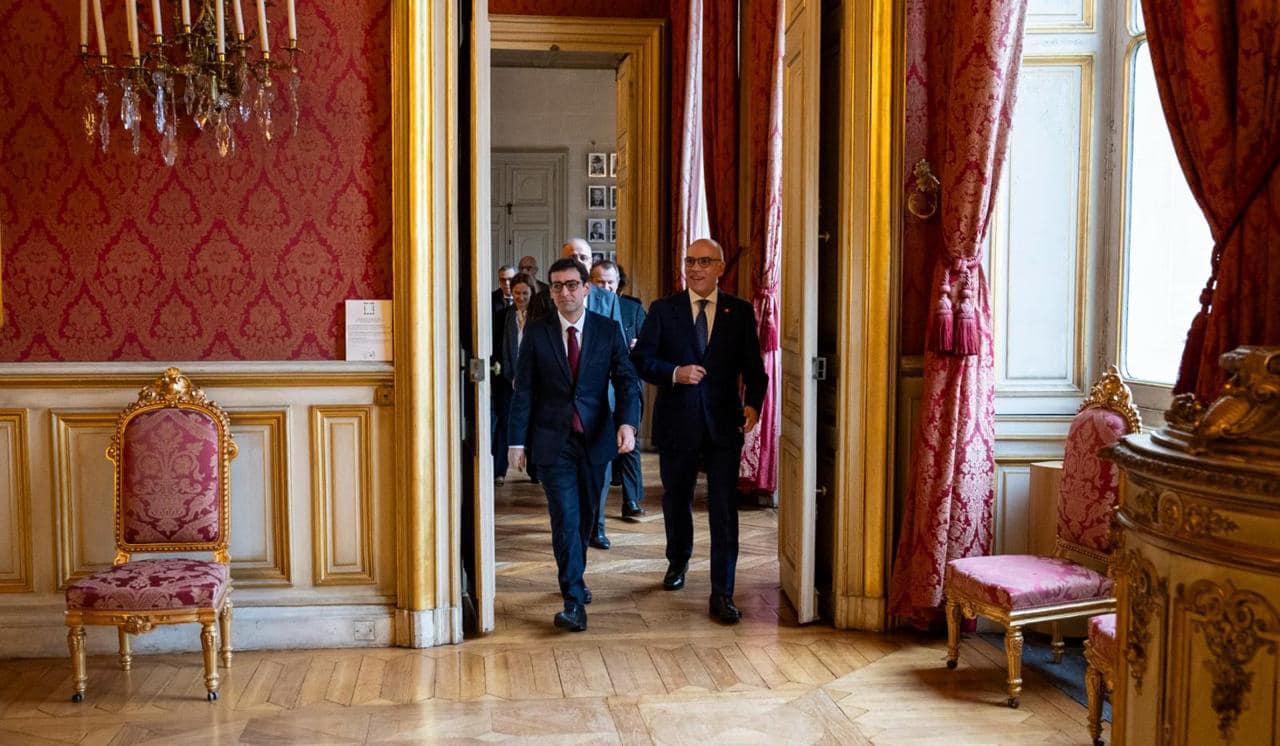 وزير الخارجية يوجه دعوة لنظيره الفرنسي لزيارة تونس