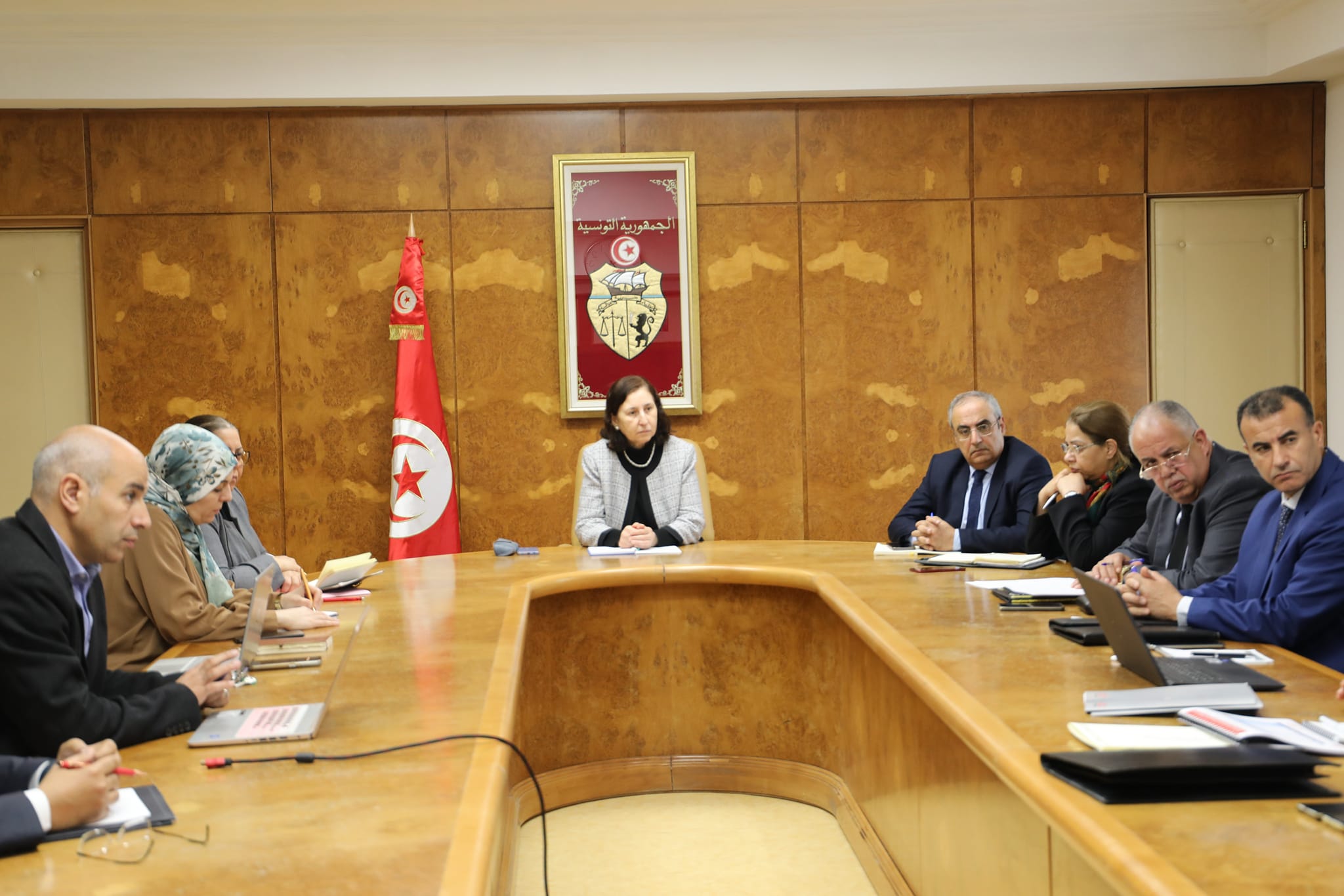 إعادة هيكلة الخطوط التونسية/ وزيرة النقل تدعو للتسريع بتحيين البرنامج