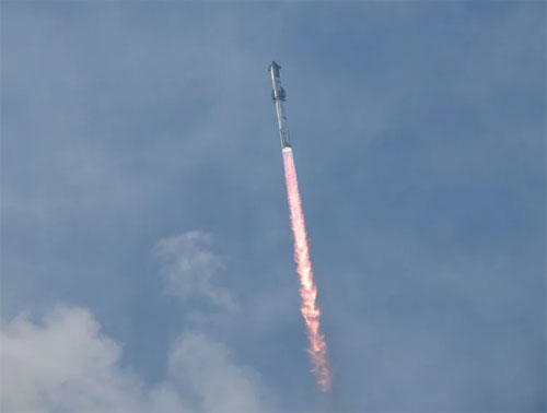 بعد ساعات من الإطلاق/ فقدان صاروخ شركة “سبيس إكس” العملاق