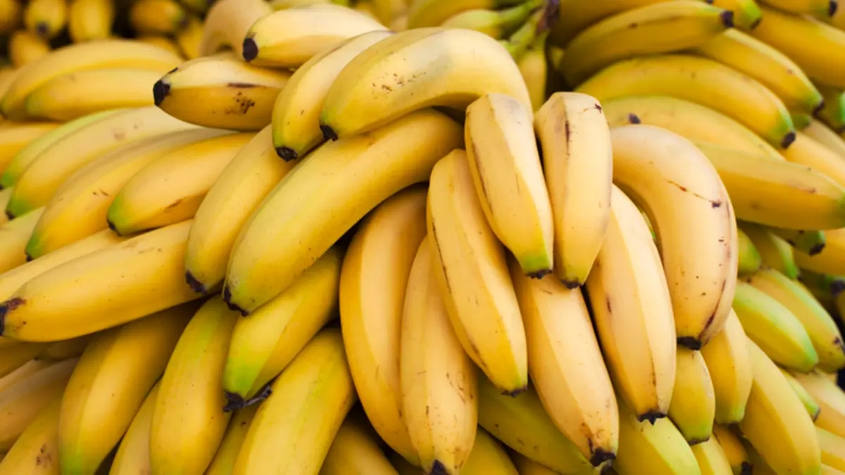 سعره 5 دنانير/ انطلاق بيع الموز المصري في هذا التاريخ