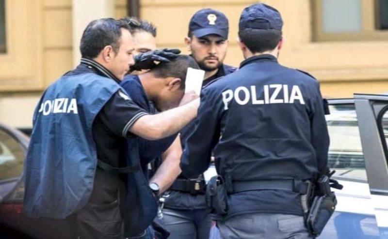 الكرباعي.. احتجاز 5 تونسيين على متن باخرة في ايطاليا ونقل احدهم الى المستشفى