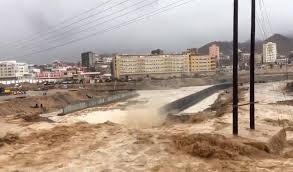 اليمن/ سيول وفيضانات وانهيارات أرضية تضرب حضر موت (فيديوهات)
