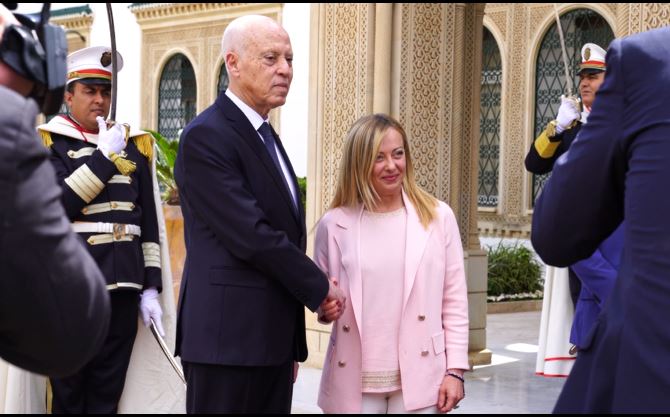 ميلوني في مهمة إلى تونس ..بدء المحادثات مع الرئيس سعيد