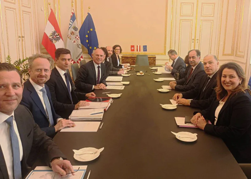 وزير الداخلية في النمسا وملف الهجرة على الطاولة