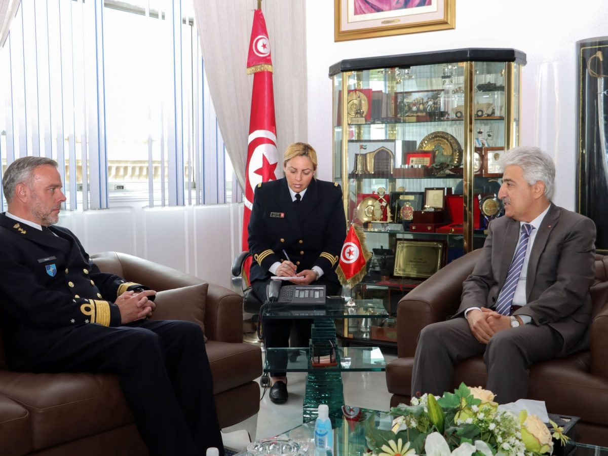 وزير الدفاع يلتقي رئيس اللجنة العسكرية لمنظمة حلف شمال الاطلسي