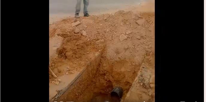 صفاقس/ وفاة اب سقط في حفرة لم يتم ردمها بعد نهاية الاشغال (فيديو)