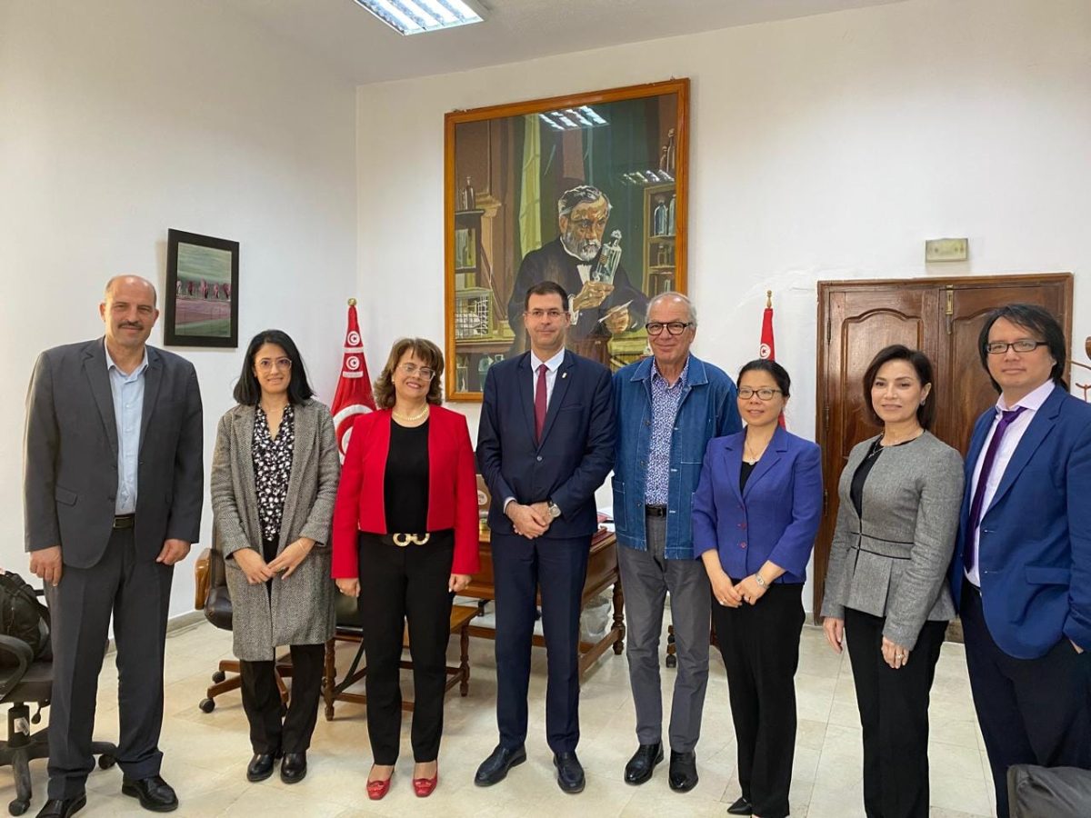 خبراء من الصحة العالميّة يزورون تونس
